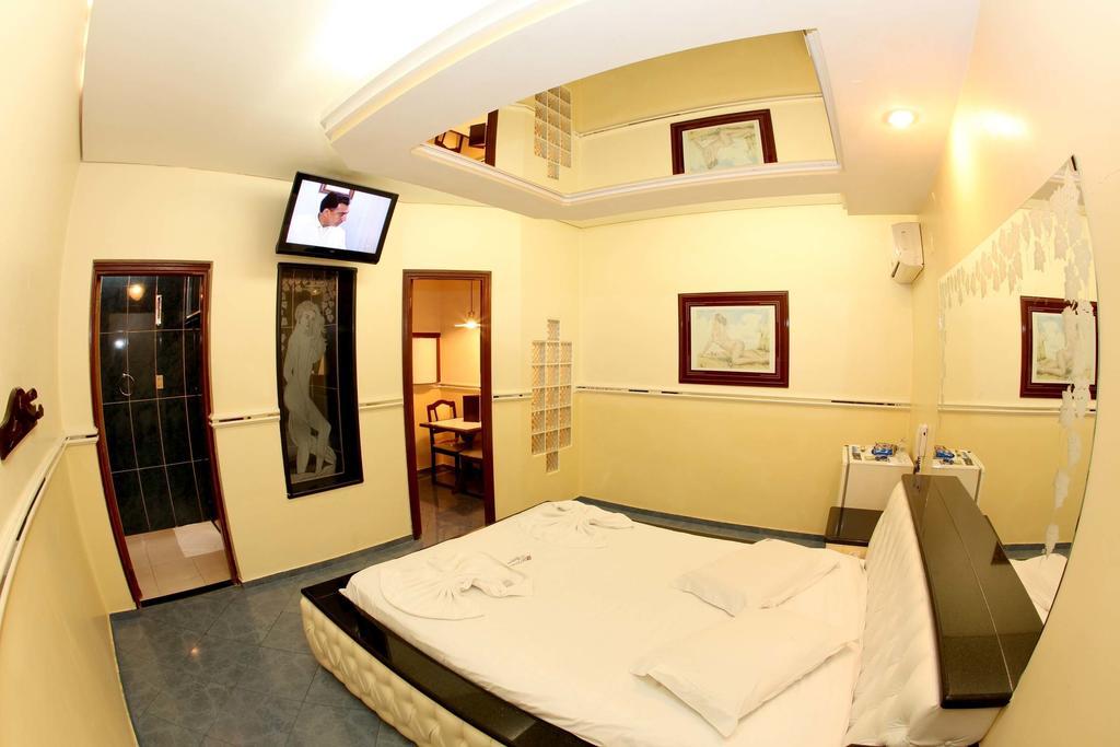 Hotel & Motel Le Baron (Adults Only) Pôrto Ferreira Zimmer foto